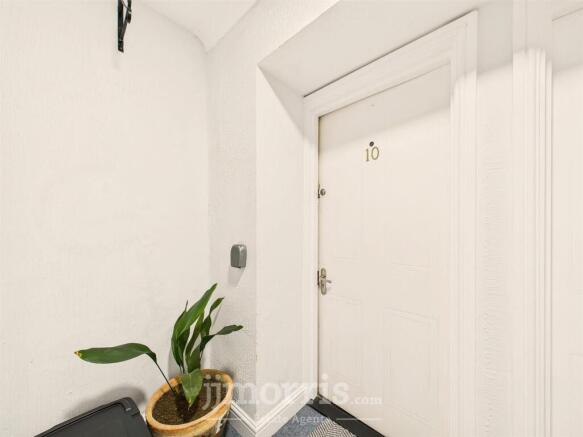 Top / Second Floor Communal Landing