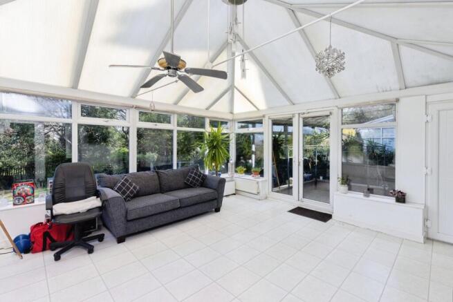 5 bed Detached for sale Image 6