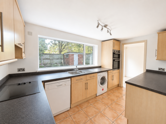 2 bed Semi-Detached for sale Image 4