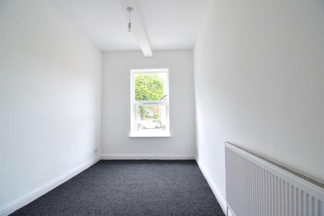 3 bed Flat to rent Image 6