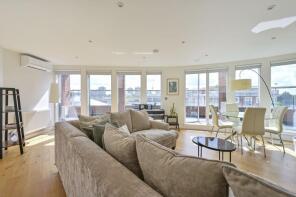 Flat 18, 1 Fallow Court, Coombe Road, Kingston Upon Thames KT2 7AB