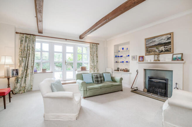 8690721-interior1...
