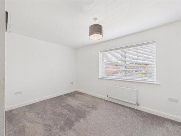 3 bed Semi-Detached for sale Image 6