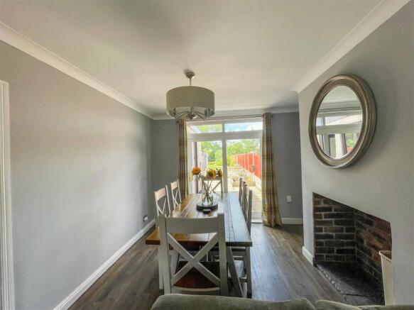 Lounge/ Dining Room