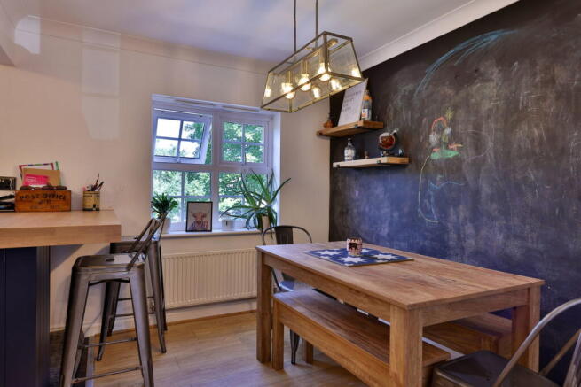 4 bed Town House for sale Image 10
