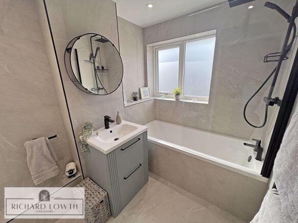 Stylish Bathroom/WC