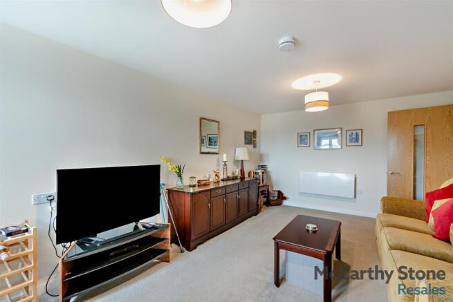 2 bed Apartment for sale Image 5