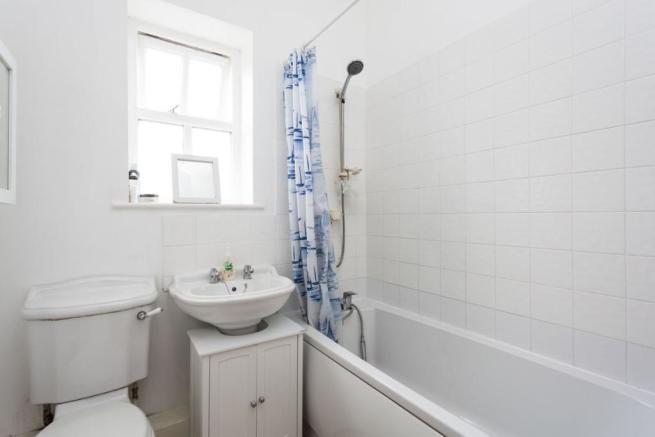 3 bed End of Terrace to rent Image 8