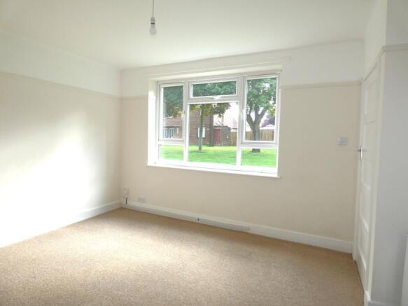 Pic 2 Living Room (1).JPG