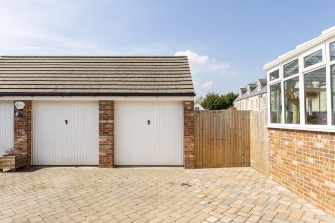 Double Garage ...