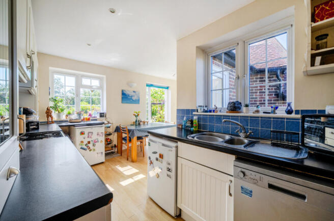 Elmside, Guildford, Surrey, GU2 photo 4