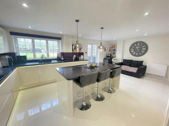 kitchen2.jpg