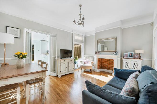35 Cranmer Avenue-3.jpg