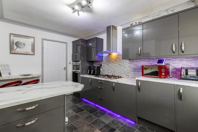 A39 - 7 Sanders Road Brixham - 250820