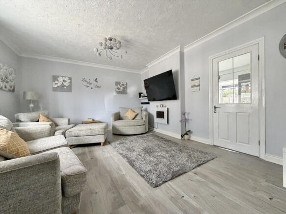 3 bed Semi-Detached for sale Image 8