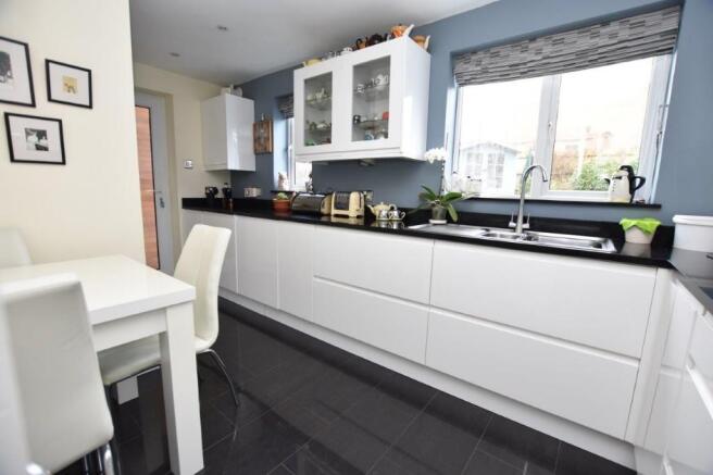Kitchen/breakfast rm