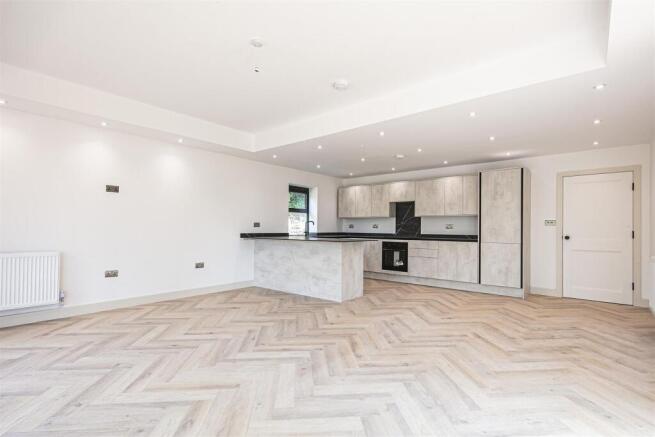 3 bed Apartment for sale Image 11