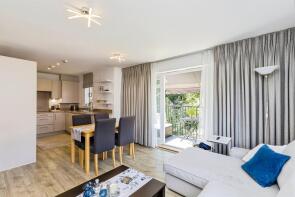 Flat 9, 85 Henry House, Renfields, Haywards Heath RH16 4WL