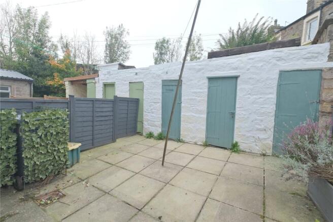 2 bed Terraced to rent Image 7