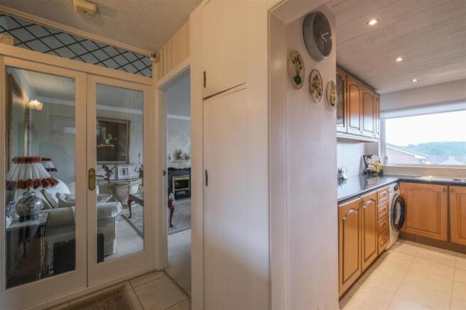 2 bed Semi-Detached Bungalow for sale Image 5