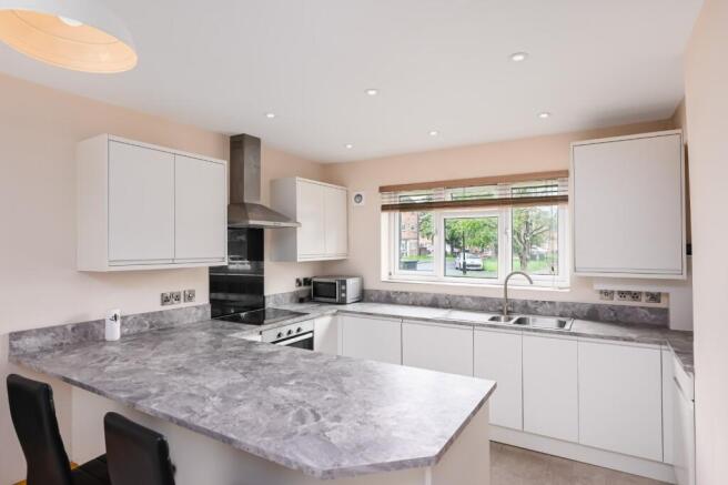 1 bed Flat to rent Image 5