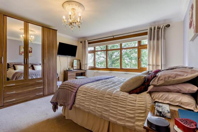 3 bed House for sale Image 9