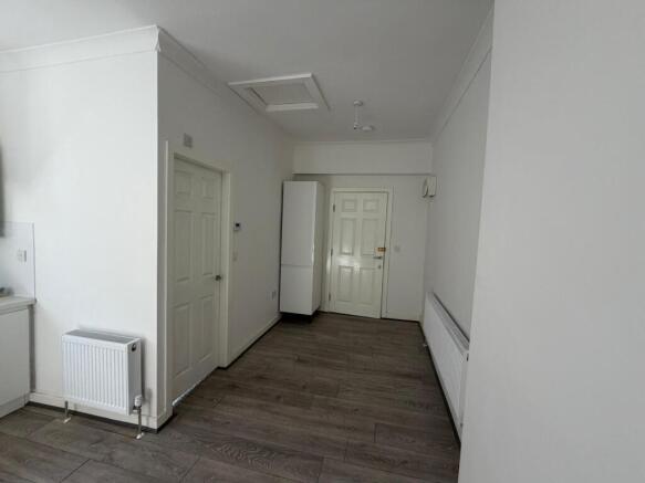 Studio to rent Image 4