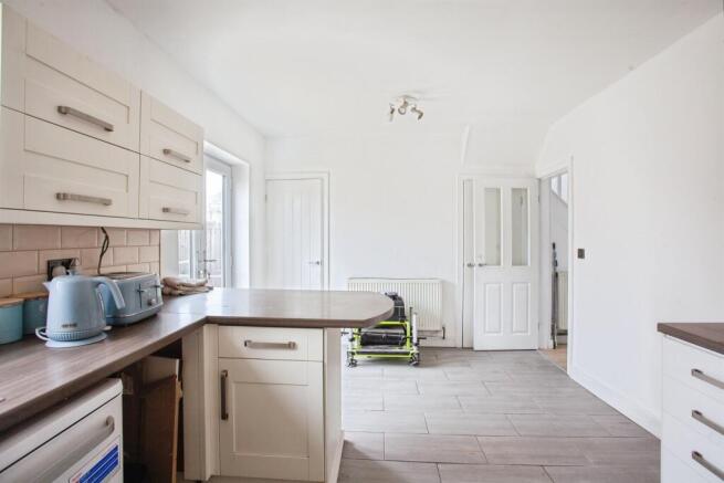 3 bed Semi-Detached for sale Image 4