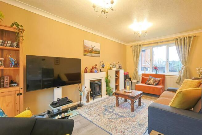 Tendring Avenue, Rayleigh photo 3