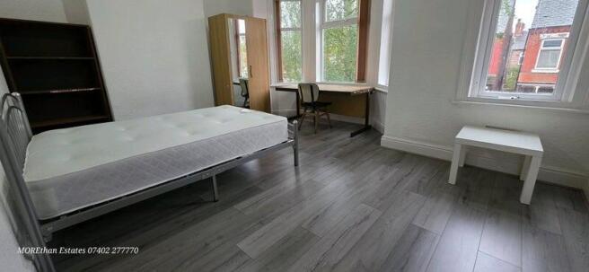 Bright, freshly furnished double bedroom with l...