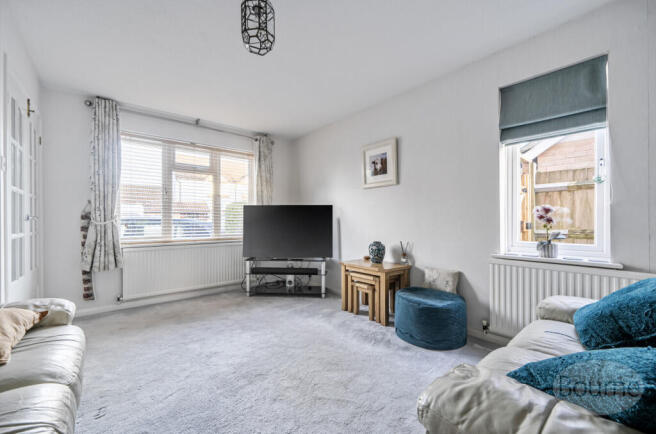 408dba72-3353-476...