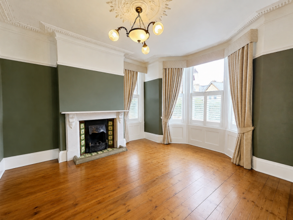 4 bed Semi-Detached for sale Image 4