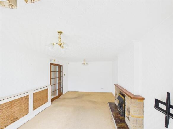CAM05207G0-PR0091-STILL002.jpg