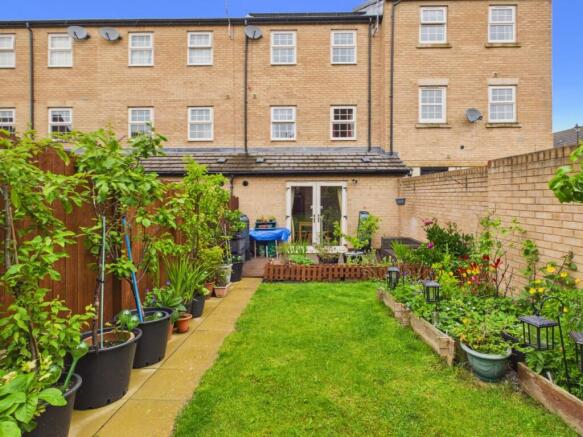 3 bed Semi-Detached for sale Image 10