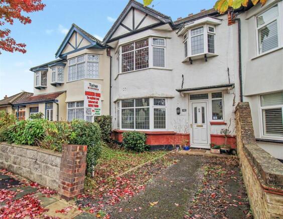 3-bed terraced on Tankerville Drive, Leigh-On-Sea, £450,000