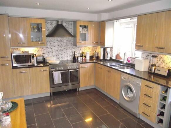 Modern Fitted Kitche