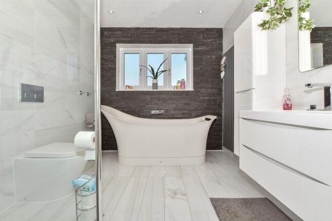 En-Suite Bathroom