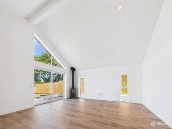 OPEN PLAN LOUNGE AREA