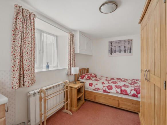 2 bed Cottage for sale Image 12