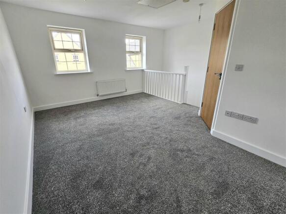 2 bed Town House for sale Image 8
