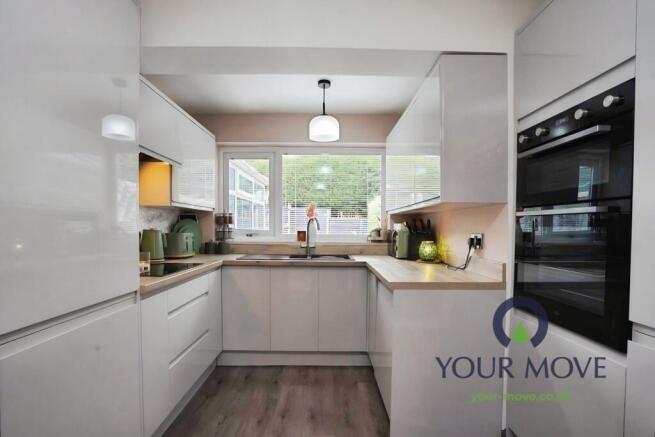 3 bed Semi-Detached for sale Image 3