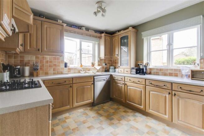 KITCHEN/BREAKFAST ROOM