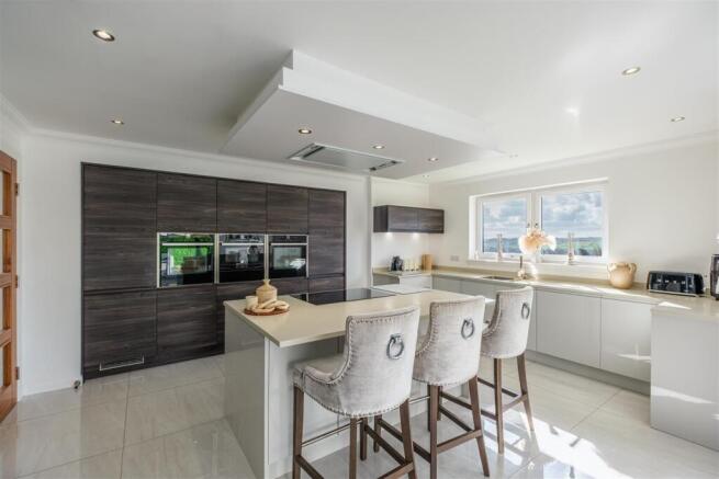 Broadleaf Court-25.jpg