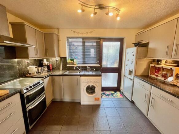 Kitchen 3.jpg