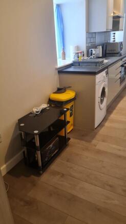 2 bed Apartment to rent Image 5