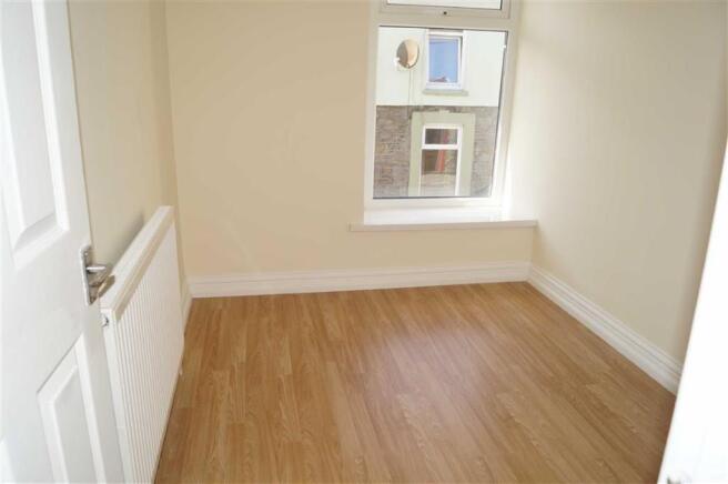 BEDROOM 1 (FRONT)