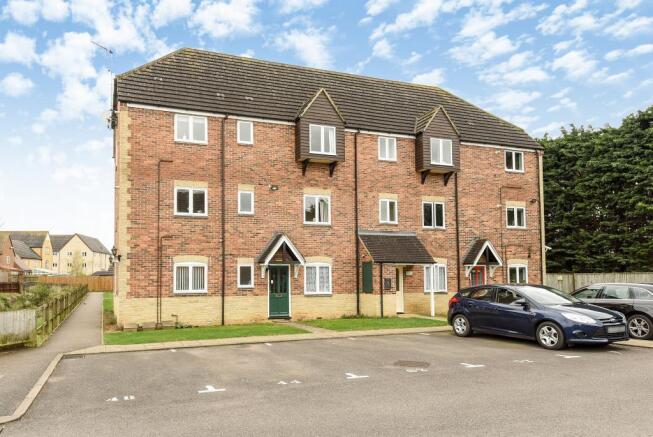 Willow Brook Apartments and Parking