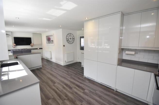 KITCHEN/ DINER