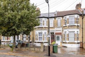 38, Kings Road, London E11 1AT