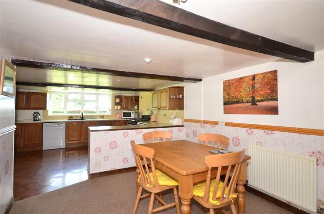 Kitchen/Dining Area